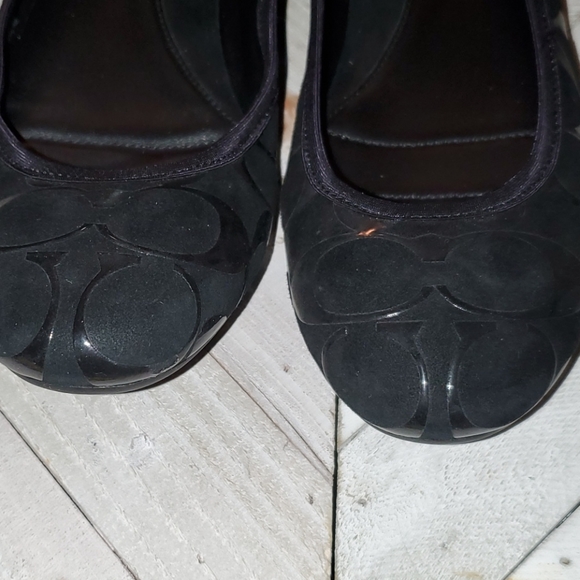 Coach Size 7 B Aria Black Leather Flats - Picture 2 of 8